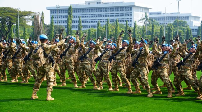 Pasukan perdamaian yang tergabung dalam Satgas Kompi Zeni (Kizi) Kontingen Garuda XX-U/MONUSCO 2024 yang tiba di tabah air (Foto : Puspen TNI)