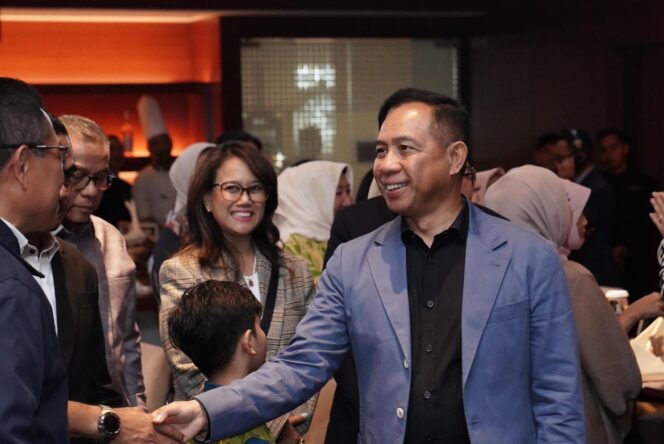 
Panglima TNI Jenderal TNI Agus Subiyanto saat  mengahdiri gala priemere Film BELIEVE . (Foto : Puspen TNI)