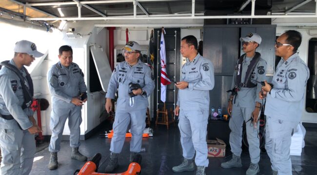 Para Personil Bakamla RI saat mengelar latihan  (Foto: Humas Bakamla RI)