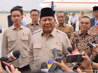 Presiden Prabowo Subianto saat memberikan keterangan kepada awak media usai tiba di tanah air (Foto : Kemenkoi Perekonomian)