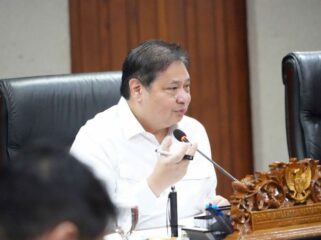 Menteri Koordinator Bidang Perekonomian Airlangga Hartarto ketika membuka Rapat Kerja Nasional dan Evaluasi Kinerja Kawasan Ekonomi Khusus (KEK) Semester I Tahun 2025, di Jakarta, Rabu (6/8/2025). (Foto; Kemenko Perekonomian)
