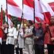 Direktorat Jenderal (Ditjen) Polpum Kemendagri  Bahtiar bersama seluruh jajaran Kesbangpol se-Indonesia saat mengibarkan bendera merah putih.. (foto : Puspen Kemendagri)