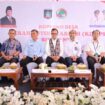 Wamendagri Bima Arya saat berkunjung ke Koperasi Desa Merah Putih Syariah di Desa Bilelando, Kabupaten Lombok Tengah, Nusa Tenggara Barat, (Foto : Puspen Kemendagri)