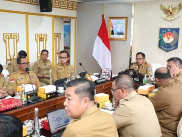 Mendagri Tito Karnavian saat memimpin rapat bersama jajaran Kemendagri dan BNPP. (Foto : Kemendagri)