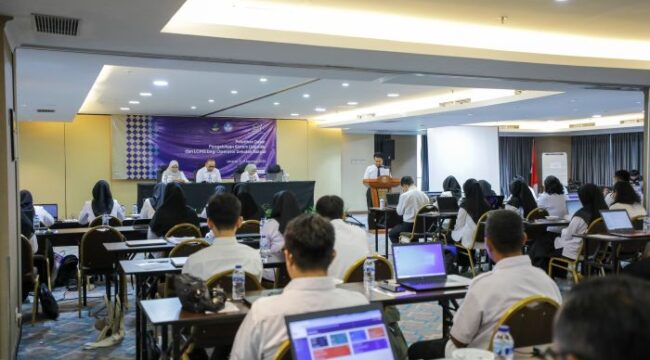Suasana pelatihan pengelolaan sistem Data Pokok Pendidikan (Dapodik) dan Learning Content Management System (LCMS). (Foto : Humas Kemensos)