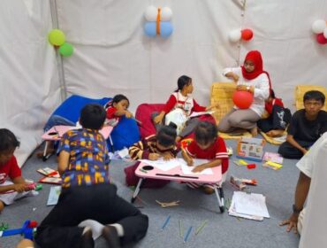 Suasana Posko Anak Hilang yang didirikan Kemensos dan Kemen PPPA di Monas. (Foto : Humas Kemensos)
