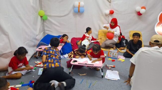 Suasana Posko Anak Hilang yang didirikan Kemensos dan Kemen PPPA di Monas. (Foto : Humas Kemensos)