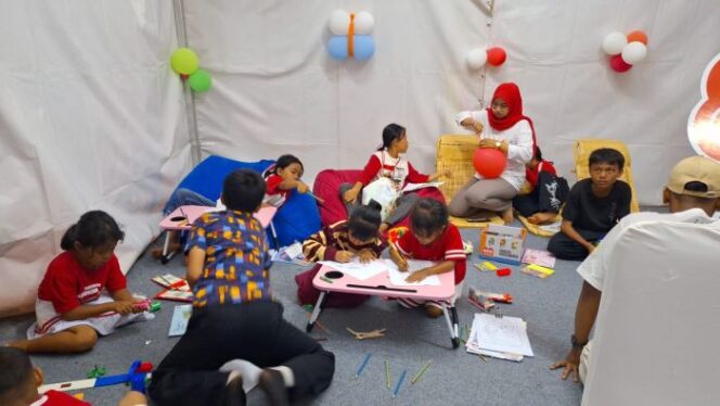 
Suasana Posko Anak Hilang yang didirikan Kemensos dan Kemen PPPA di Monas. (Foto : Humas Kemensos)