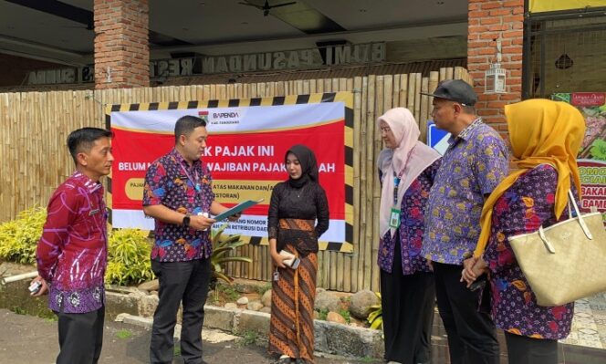 
Bapenda Kabupaten Tangerang Beri Sanksi Administratif Restoran Danau Abah Cisauk