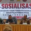 Sekretaris Satpol PP Sidoarjo saat menghadiri acara sosialisasi penegakan hukum peredaran rokok ilegal (Foto: Humas Satpol PP Sidoarjo)