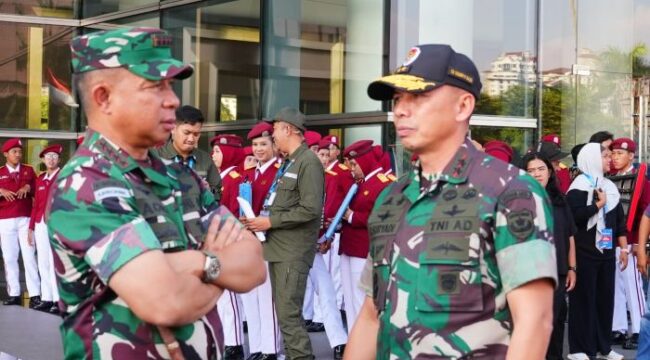 Panglima TNI Jenderal TNI Agus Subiyanto saat menghadiri Pembekalan para guru dan kepala sekola rakyat. (Foto : Puspen TNI)