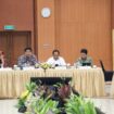 Mendagri Tito Karnavian  didampngi Menteri Perumahan dan Kawasan Pemukiman (PKP)  Maruarar Sirait saat hadir dalam pemantauan langsung pemutakhiran data dan dashboard DTSEN di Kantor Pusat Badan Pusat Statistik (BPS), (Foto : Puspen Kemendagri)