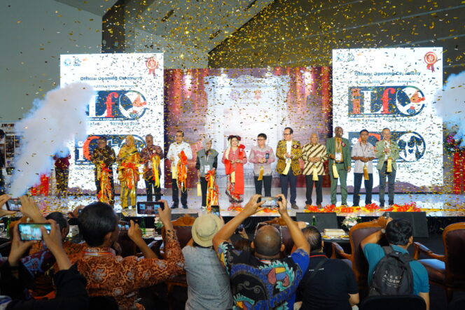 
Pameran Indo Leather & Footwear  dan Indo Garment Textile Resmi Dibuka, Hadirkan Produk 11 Negara