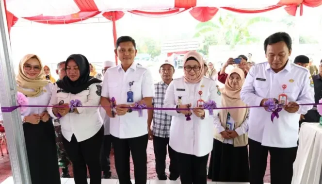 
Wabup Intan Nurul Resmikan Unit Pengolahan Ikan di Kecamatan Jayanti