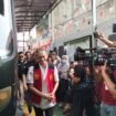 Fariz RM saat tiba di pengadilan Jakarta Selatan (Foto : Sirhan/Jejaknarasi.id)