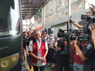 Fariz RM saat tiba di pengadilan Jakarta Selatan (Foto : Sirhan/Jejaknarasi.id)