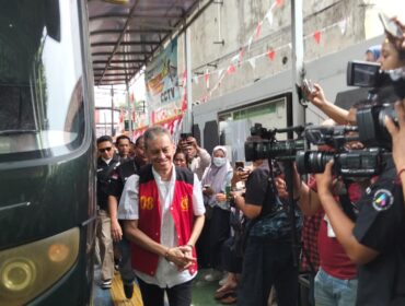 Fariz RM saat tiba di pengadilan Jakarta Selatan (Foto : Sirhan/Jejaknarasi.id)