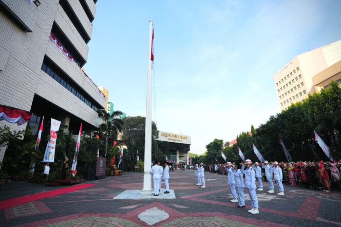 
UYpacar Bendera di Kemensos dalam rangka HUT RI ke 80 . (Foto : Humas Kemensos)