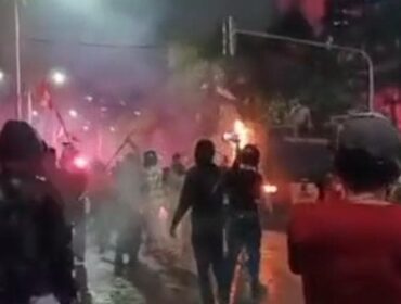 Suasan unjuk rasadi Mako Brimob malam ini. (Foto : Ist)