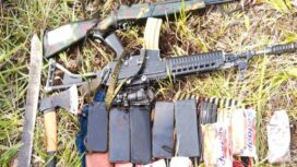 Barang Bukti yang diamankan TNI milik anggota OPM yang tewas. (Foto : Puspen TNI)
