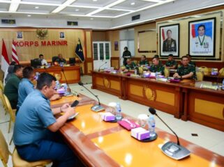 Suasana pertemuan Korps Marinir dan Tim BPK . (Foto : Dispen Korps Marinir)