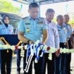Komandan Lanud Sultan Hasanuddin Marsma TNI Arifaini Nur Dwiyanto, M.Han  saat menggunting pita      