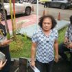 Kuasa Hukum Fariz RM, Deolipa Yumara saat memberikan keterangan kepada awak media di Pengadilan Negeri Jakarta Selatan (Foto : Sirhan )
