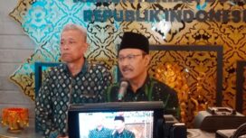 Menteri Sosial (Mensos) Saifullah Yusuf  saat memberikan keterangn kepada wartawan (Foto : Eki Baehaki)