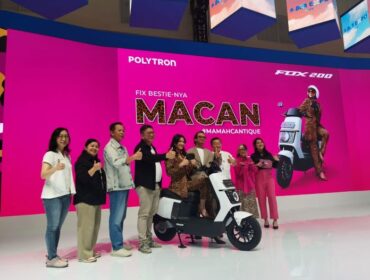 Jajaran petinggi  PT Hartono Istana Teknologi (POLYTRON) saat melaunching Sepeda Motor Listrik Polytron Fox 200. (Foto : Bambang S./ Jejaknarasi.id)