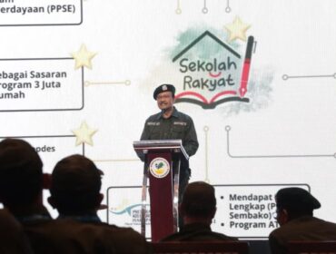 Menteri Sosial Saifullah Yusuf (Gus Ipul)  saat membuka acara Pembekalan Guru dan Kepala Sekolah Rakyat di Jakarta International Expo (JIExpo) Kemayoran, Jakarta,. (Foto : Humas Kemensos)