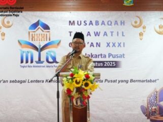 Kepala Bagian Kesejahteraan Rakyat (Kabag Kesra) Setko Administrasi Jakarta Pusat Ahmad Juhandi saat  membuka kegiatan Musabaqah Tilawatil Qur'an (MTQ) ke-31 Tahun 2025 Tingkat kota Jakpus. (foto : Kominfotik Pemkot Jakpus)