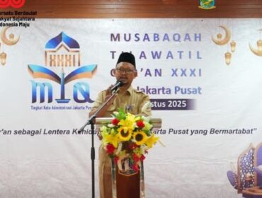 Kepala Bagian Kesejahteraan Rakyat (Kabag Kesra) Setko Administrasi Jakarta Pusat Ahmad Juhandi saat  membuka kegiatan Musabaqah Tilawatil Qur'an (MTQ) ke-31 Tahun 2025 Tingkat kota Jakpus. (foto : Kominfotik Pemkot Jakpus)