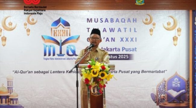 Kepala Bagian Kesejahteraan Rakyat (Kabag Kesra) Setko Administrasi Jakarta Pusat Ahmad Juhandi saat  membuka kegiatan Musabaqah Tilawatil Qur'an (MTQ) ke-31 Tahun 2025 Tingkat kota Jakpus. (foto : Kominfotik Pemkot Jakpus)