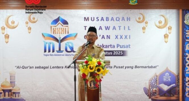 
Kepala Bagian Kesejahteraan Rakyat (Kabag Kesra) Setko Administrasi Jakarta Pusat Ahmad Juhandi saat  membuka kegiatan Musabaqah Tilawatil Qur'an (MTQ) ke-31 Tahun 2025 Tingkat kota Jakpus. (foto : Kominfotik Pemkot Jakpus)