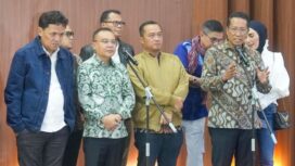 Wakil Ketua DPR RI Sufmi Dasco Ahmad (batik Hijau) dalam konferensi pers. (Foto : Ist)