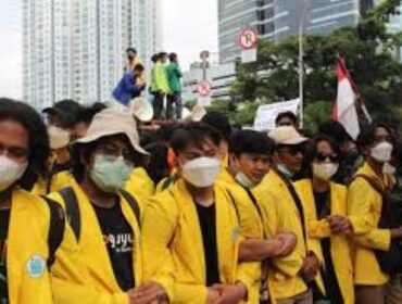 Para Mahasiswa yang tergabung dalam BEM SI saatr melakukan demo di gedung Polda Metro Jaya. (Foto:Ist) 