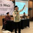  Anggota Komisi VIII DPR RI Fraksi PKB, KH Maman Imanulhaq saat memberikan n sambutan dalam acara   Kongres Ikatan Pendidik PAUD Al-Qur’an Indonesia (IPPAQI) di Wisma Syahida Inn, Tangerang, Selasa (12/8/2025). (Foto : Is)
