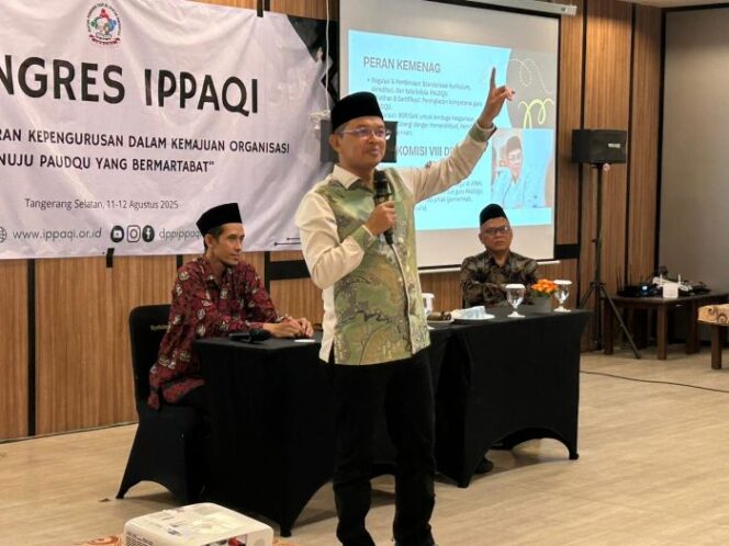 
Anggota Komisi VIII DPR RI Fraksi PKB, KH Maman Imanulhaq saat memberikan n sambutan dalam acara   Kongres Ikatan Pendidik PAUD Al-Qur’an Indonesia (IPPAQI) di Wisma Syahida Inn, Tangerang, Selasa (12/8/2025). (Foto : Is)