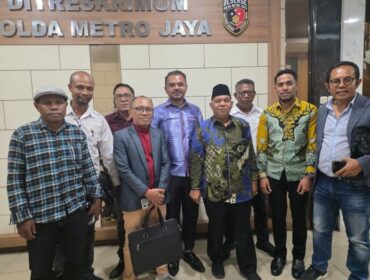 Para Pengacara dari Forum Pemuda NTT yang siap membela terduga pembunuh Kacab BRI. (Foto; : Ist)