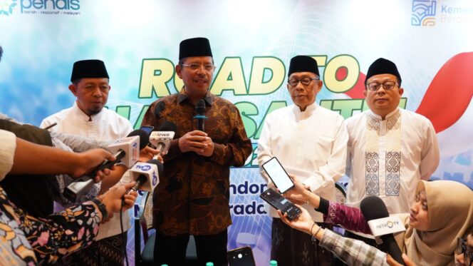 
					Peringatan Hari Santri 2025, Kemenag Gelar MBG hingga Aksi Satu Santri Satu Pohon