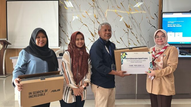 
					Telkom Indonesia Salurkan Bantuan Laptop dan Bimbingan Teknologi ke SMKN 15 Jakarta Lewat Program DNA