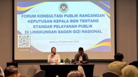 Kepala Biro Hukum dan Humas BGN, Khairul Hidayati, saat membuka Forum Konsultasi Publik terkait Rancangan Keputusan Kepala BGN tentang Standar Pelayanan Publik di lingkungan BGN,. ( Foto: Humas BGN)