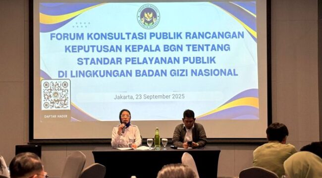 Kepala Biro Hukum dan Humas BGN, Khairul Hidayati, saat membuka Forum Konsultasi Publik terkait Rancangan Keputusan Kepala BGN tentang Standar Pelayanan Publik di lingkungan BGN,. ( Foto: Humas BGN)