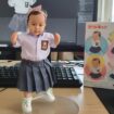 Tangkapan layar contoh miniatur figura berjoget