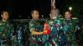 Penglima TNI Jenderal Agus Subiyanto saat meninjau pasukan keamanan di lapangan Monas (Foto: Puspen TNI)