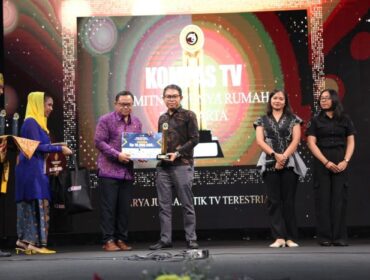Suasana penyerah penghargaan kepada para pemenang MHT Awards 2025. (Foto: PWI Jaya)