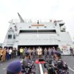 Menteri Pertahanan Republik Indonesia Jenderal TNI (Purn) Sjafrie Sjamsoeddin  saat memberikan sambutan dalam acara  kedatamgan KRI Brawijaya-320 . (Foto : Poto : Puspen TNI)