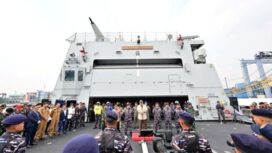 Menteri Pertahanan Republik Indonesia Jenderal TNI (Purn) Sjafrie Sjamsoeddin  saat memberikan sambutan dalam acara  kedatamgan KRI Brawijaya-320 . (Foto : Poto : Puspen TNI)