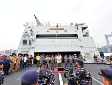 Menteri Pertahanan Republik Indonesia Jenderal TNI (Purn) Sjafrie Sjamsoeddin  saat memberikan sambutan dalam acara  kedatamgan KRI Brawijaya-320 . (Foto : Poto : Puspen TNI)