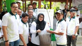 Wakil Bupati Tangerang, Intan Nurul Hikmah saat menghadiri kegiatan tanam pohon bersama PT Sinar Mas Land (Foto: Istimewa)